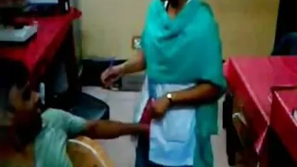 டெக்னீசியன் மருத்துவமனை மருத்துவர் சோனிமுரி செக்ஸ் தாதாவில் பேத்தியுடன் விளையாடுகிறார்